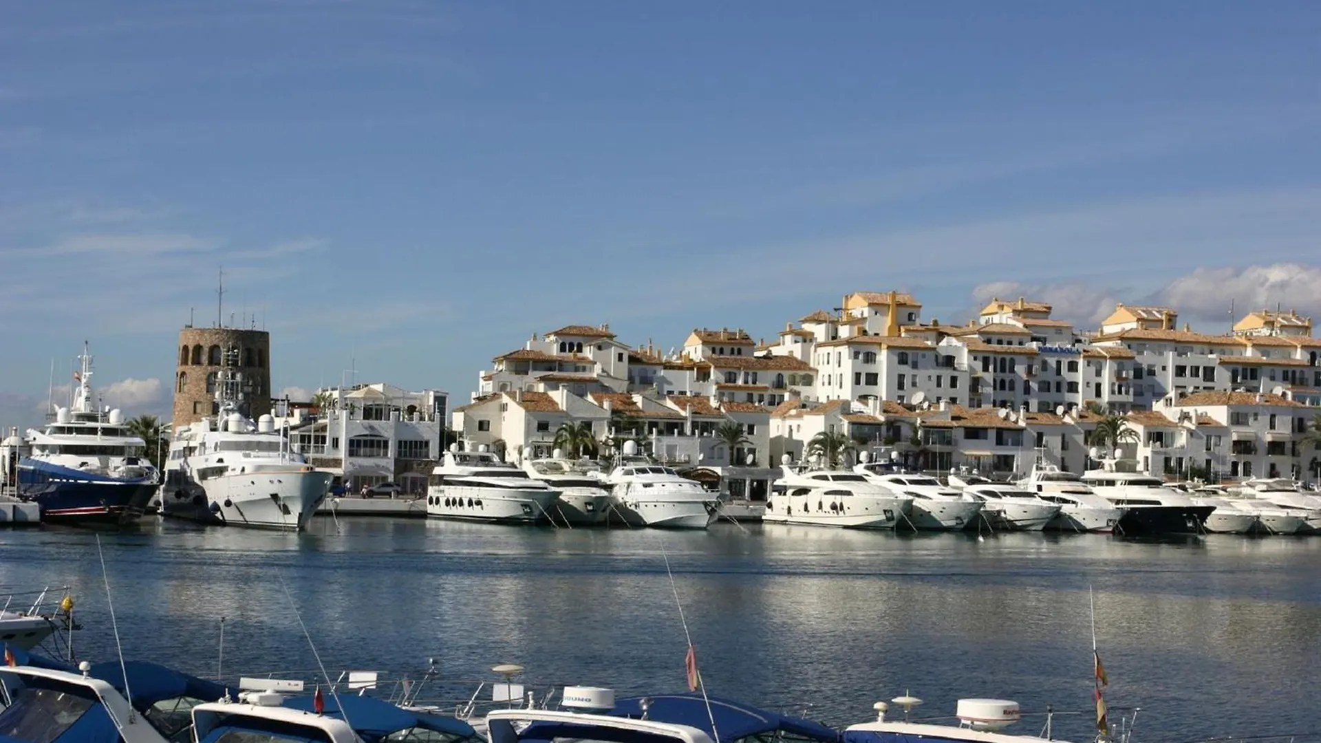 Beachfront Apt Marbella Apartment