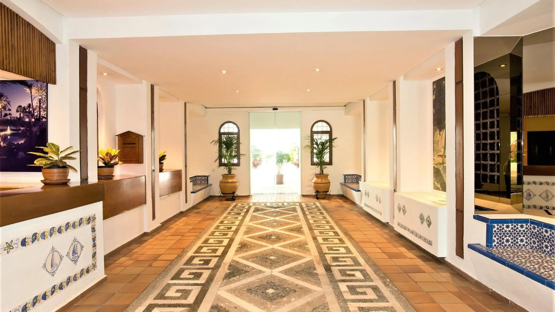 Beachfront Apt Marbella 0*,  Spain