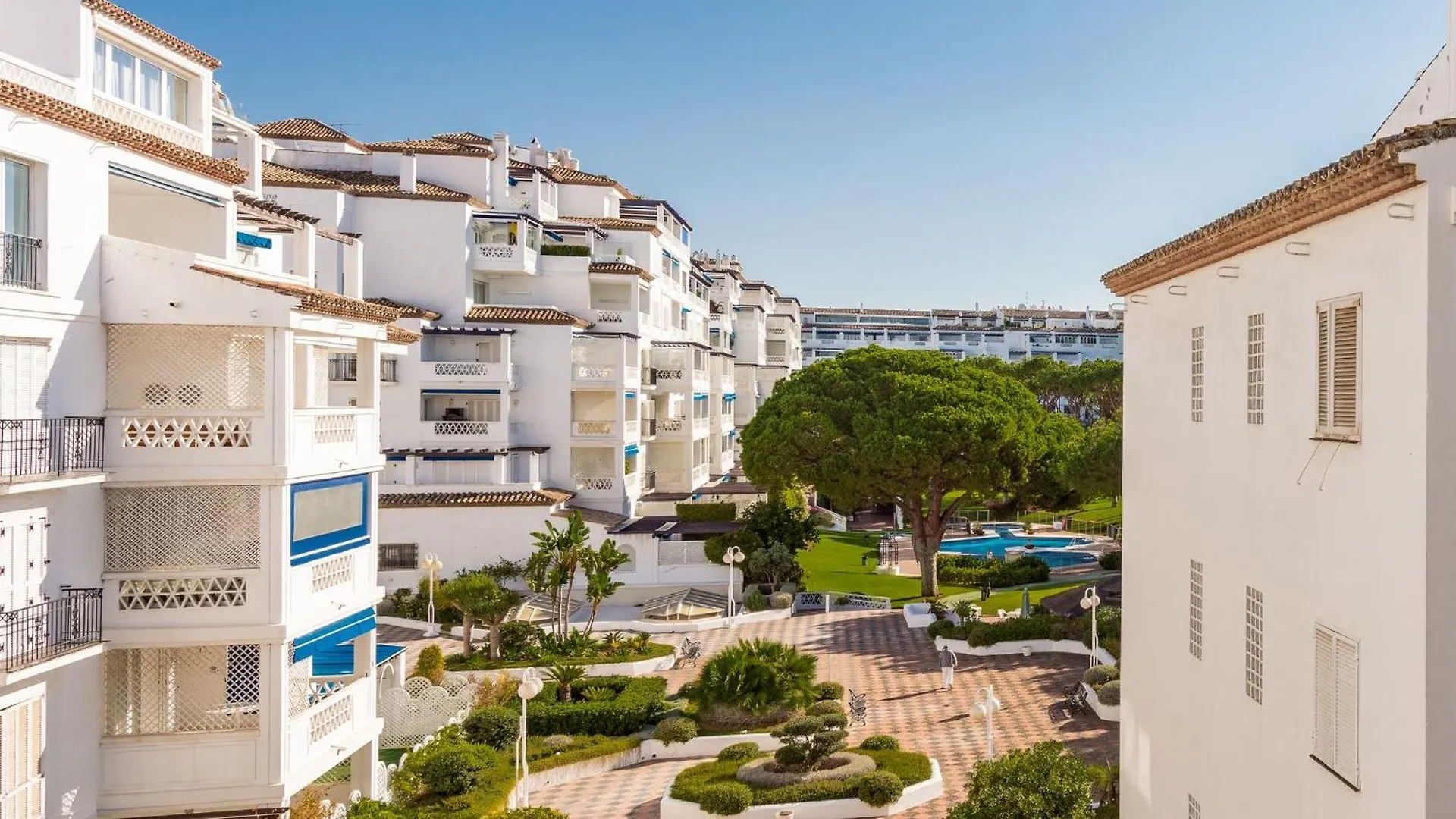 Beachfront Apt Marbella