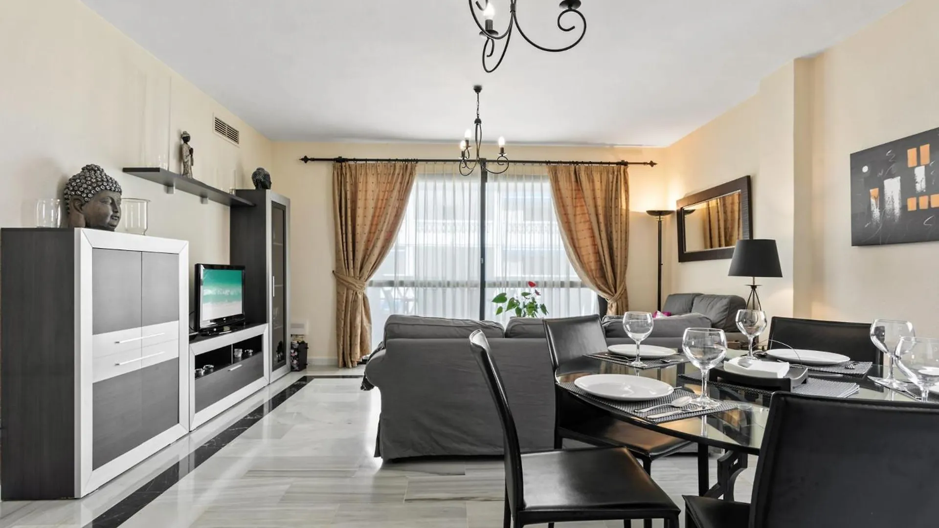 Apartment Beachfront Apt Marbella