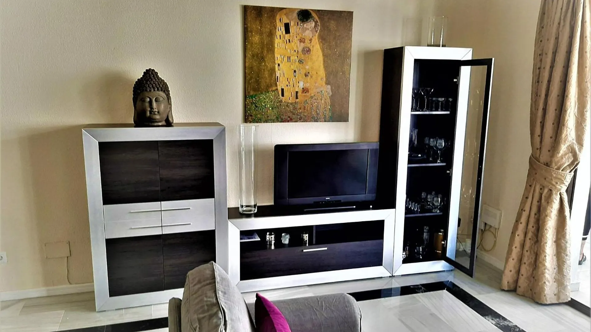 Beachfront Apt Marbella 0*,  Spain